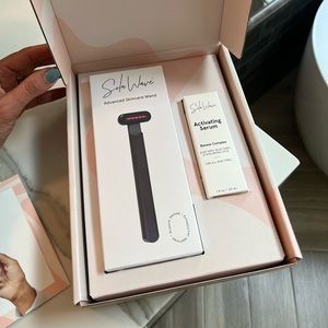 Sola Wave Advanced Skincare Wand and Activating serum gift set